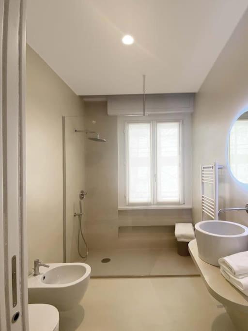 The Window On The Theatre And The Cathedral - Luxury Apartment 科莫 外观 照片